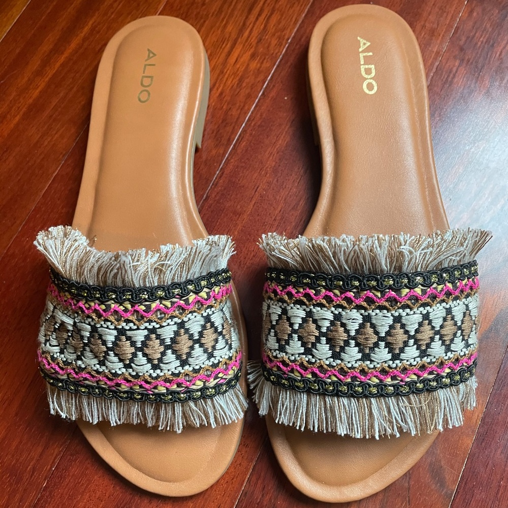 NWT ALDO Firawet Slides